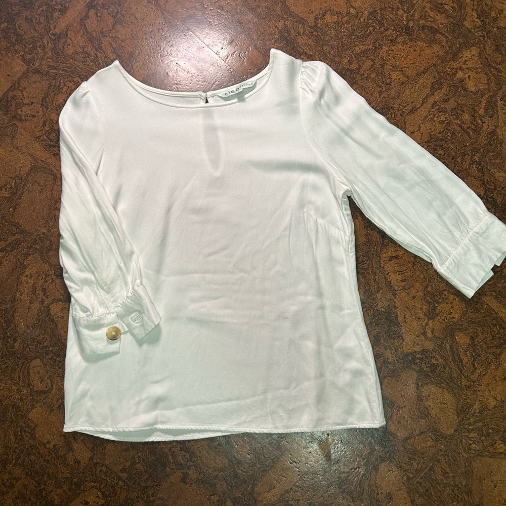 🐰🐰Cleo White Blouse with Button Detail